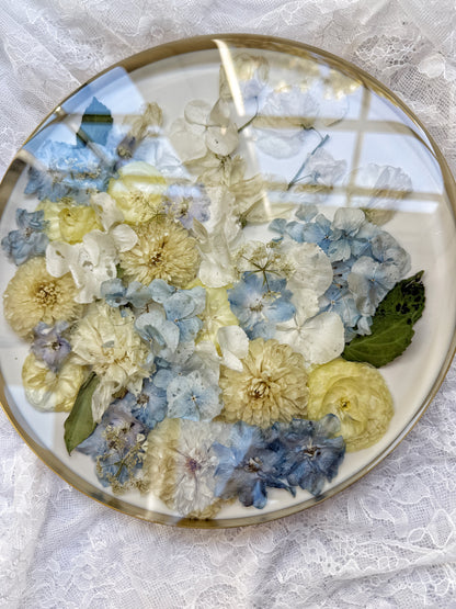 12" Hanging Round Floral Preservation Keepsake