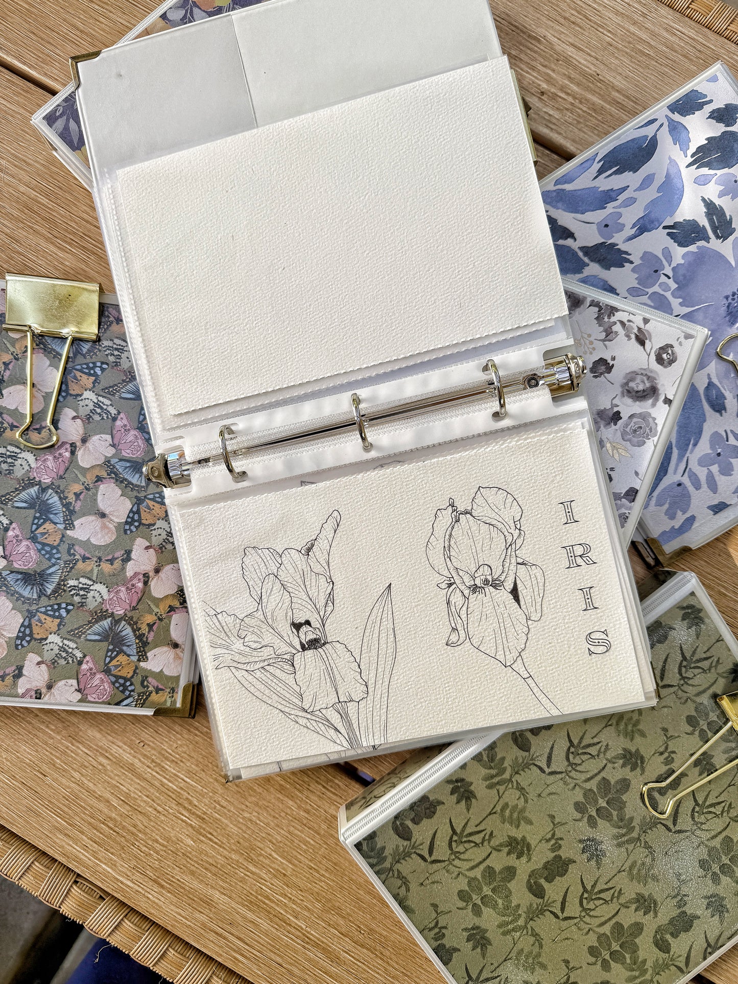 📚 Refillable 3-Ring Art Binder