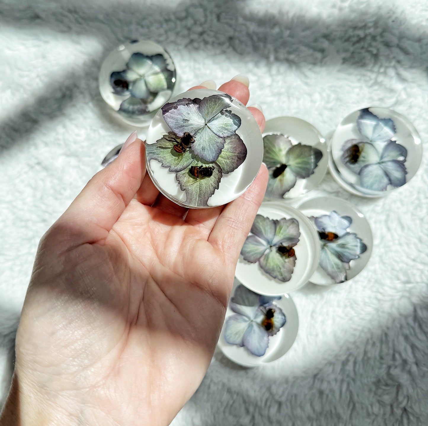 🐝 Resin Bee & Hydrangea Magnets – Eclipse Series